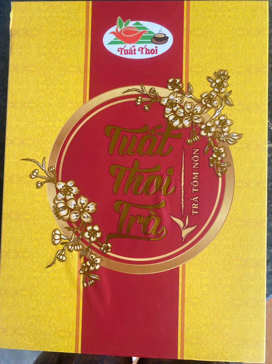 Trà Tôm Nõn Hộp Vàng Tuất Thoi Trà