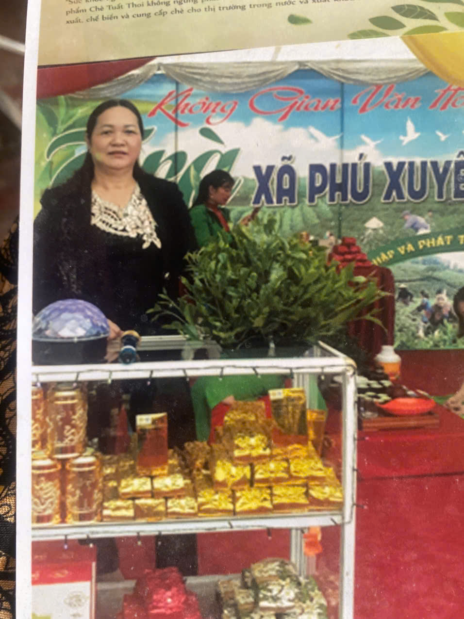 Trưng bày chè búp thủ công